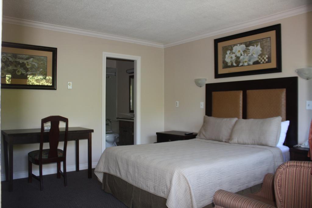 Coquitlam Sleepy Lodge الغرفة الصورة