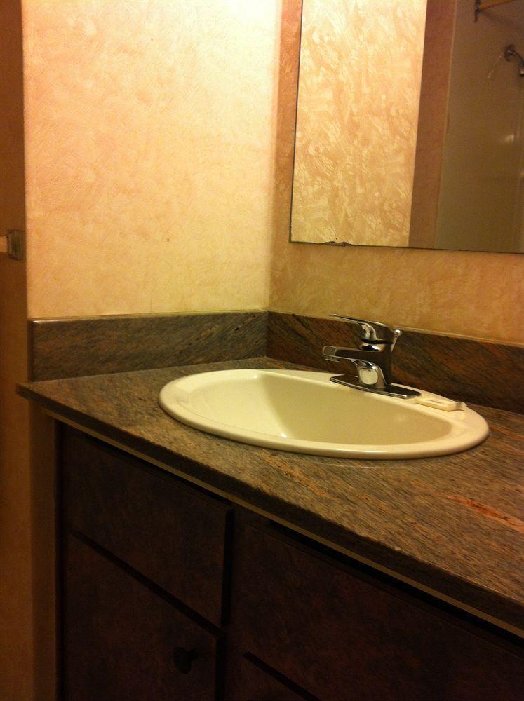 Coquitlam Sleepy Lodge المظهر الخارجي الصورة