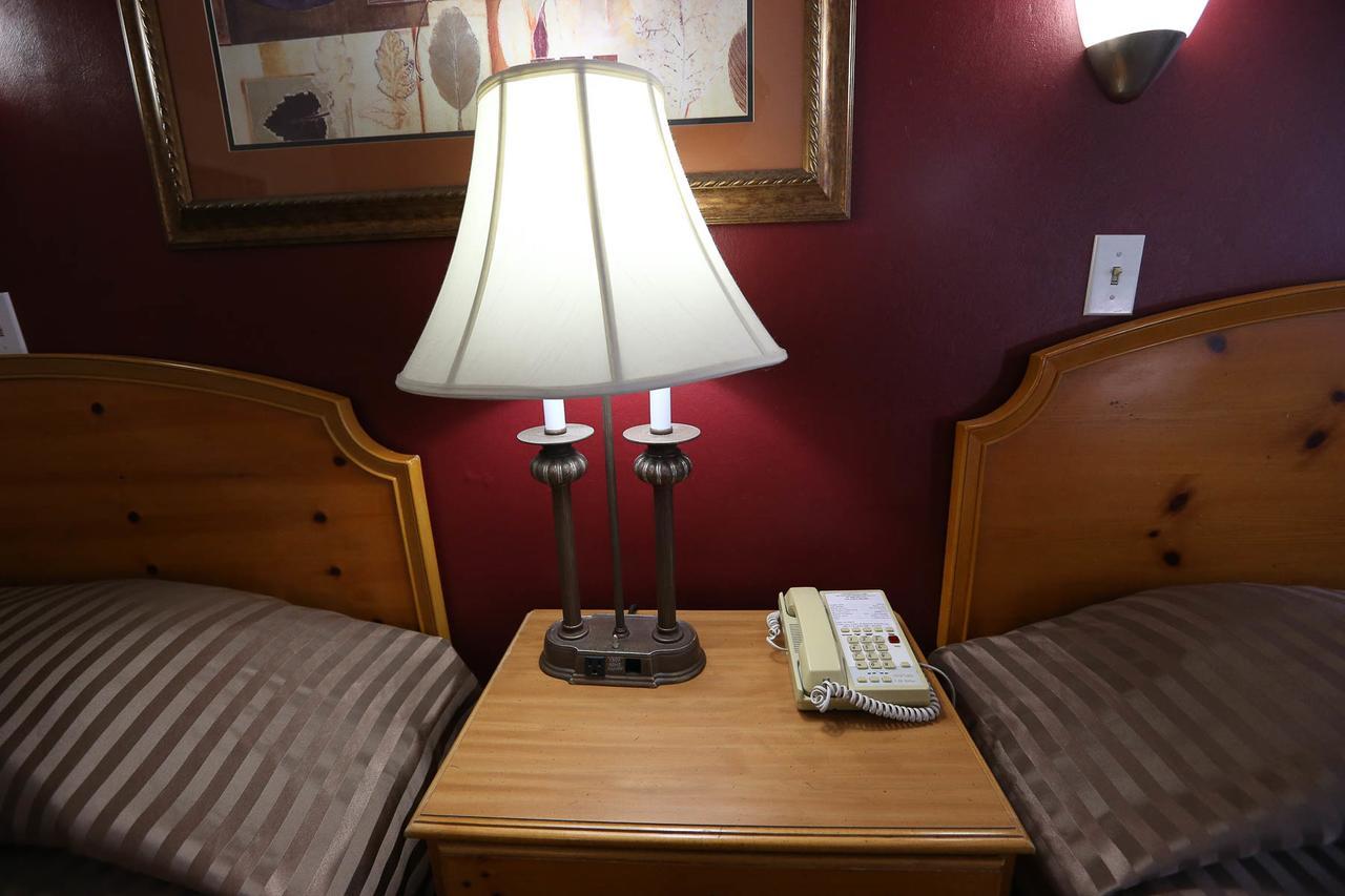 Coquitlam Sleepy Lodge المظهر الخارجي الصورة